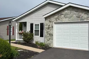 399 Spring Meadow Circle Circle, New Hope, PA 18938 - Photo 3