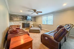 21 E Rotterdam Rd, Holland, PA 18966 - Photo 5
