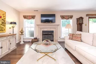 1607 Lakeview Cir, Yardley, PA 19067 - Photo 5