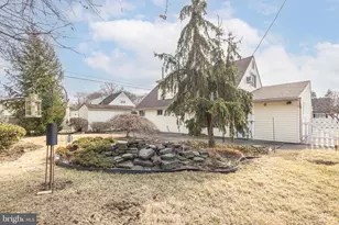 131 Hedge Rd, Levittown, PA 19056 - Photo 21