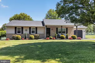 1611 Sleepy Hollow Rd, Quakertown, PA 18951 - Photo 1