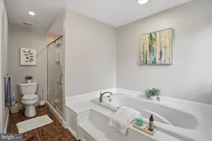 625 S Sweetwater Dr, Feasterville-Trevose, PA 19053 - Photo 17