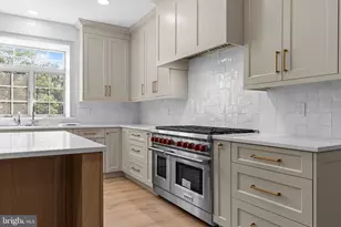 102 Pickwick Dr, Doylestown, PA 18901 - Photo 29