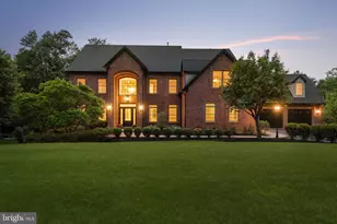 102 Pickwick Dr, Doylestown, PA 18901 - Photo 1