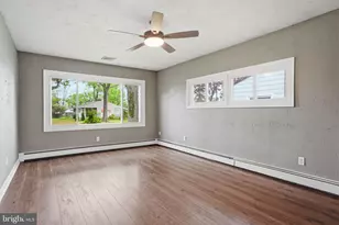 47 Thornyapple Ln, Levittown, PA 19054 - Photo 9