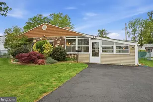 47 Thornyapple Ln, Levittown, PA 19054 - Photo 37
