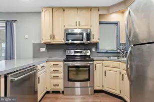 47 Thornyapple Ln, Levittown, PA 19054 - Photo 21