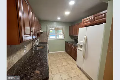 17 Heather Lane, Levittown, PA 19055 - Photo 9