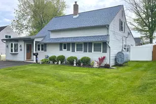17 Heather Ln, Levittown, PA 19055 - Photo 3