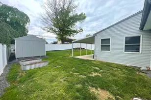 17 Heather Ln, Levittown, PA 19055 - Photo 33