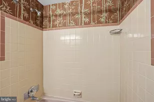 180 E Rambler Dr, Holland, PA 18966 - Photo 23