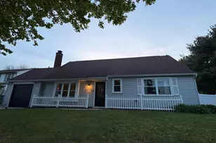 609 S Queen Anne Dr, Fairless Hills, PA 19030 - Photo 1