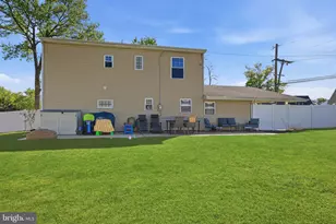 2 Pumpkin Hill Rd, Levittown, PA 19056 - Photo 39