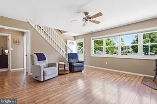 7 New Pond Ln, Levittown, PA 19054 - Photo 5