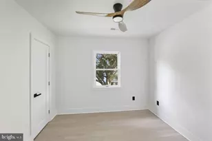 166 N Hawthorne Ave, Langhorne, PA 19047 - Photo 17