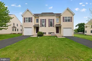 137 Sugarbush Dr, Perkasie, PA 18944 - Photo 1
