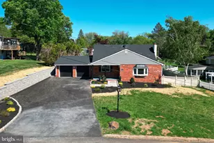 248 Penncrest Dr, Langhorne, PA 19047 - Photo 1