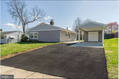 49 Mistletoe Lane, Levittown, PA 19054 - Photo 1