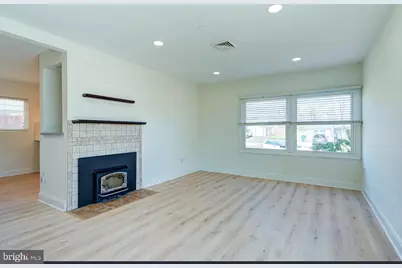 49 Mistletoe Lane, Levittown, PA 19054 - Photo 9