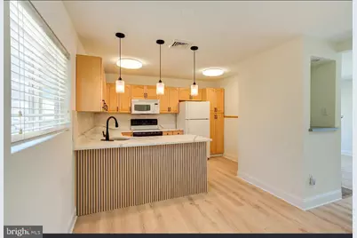 49 Mistletoe Lane, Levittown, PA 19054 - Photo 7