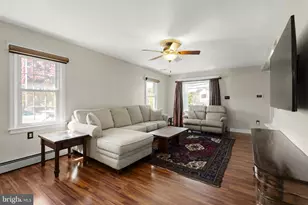 131 N Hawthorne Ave, Langhorne, PA 19047 - Photo 9