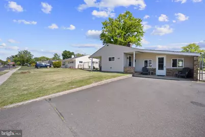 264 Goldenridge Drive, Levittown, PA 19057 - Photo 23