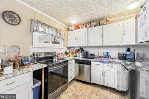 176 Cobalt Ridge Dr S, Levittown, PA 19057 - Photo 11