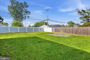 25 Gun Rd, Levittown, PA 19057 - Photo 35