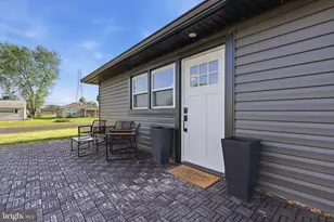 25 Gun Rd, Levittown, PA 19057 - Photo 3