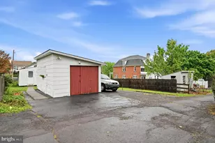 333 S 4th St, Perkasie, PA 18944 - Photo 5