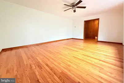 2392 E Avenue, Levittown, PA 19056 - Photo 3