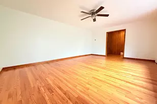 2392 E Ave, Levittown, PA 19056 - Photo 3