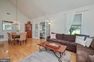 17 Black Eyed Susan Rd, Langhorne, PA 19047 - Photo 9