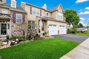 3284 Waterstone Ct, Furlong, PA 18925 - Photo 1