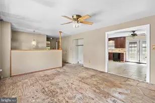 6998 Headley Ct, Levittown, PA 19057 - Photo 5