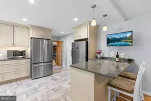 244 Wisteria Dr, Southampton, PA 18966 - Photo 9