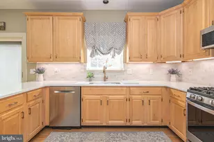 1021 Bartram Ln, Quakertown, PA 18951 - Photo 9