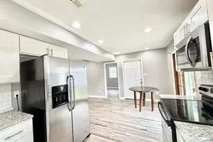71 Kingapple Ln, Levittown, PA 19055 - Photo 9