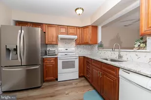 52 Natalie Ct, Levittown, PA 19057 - Photo 15