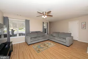 52 Natalie Ct, Levittown, PA 19057 - Photo 9
