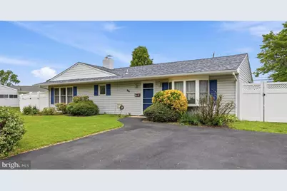 442 Lakeside Drive, Levittown, PA 19054 - Photo 1