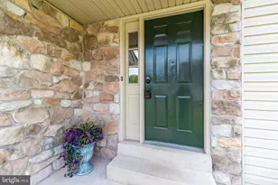 910 Vine St, Perkasie, PA 18944 - Photo 3