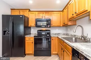 910 Vine St, Perkasie, PA 18944 - Photo 5