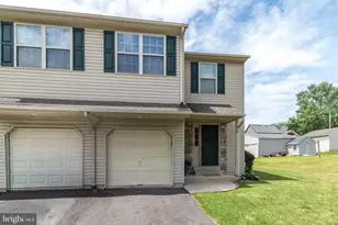 910 Vine St, Perkasie, PA 18944 - Photo 1