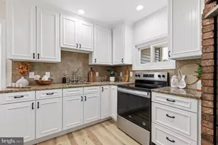 72 Lavender Ln, Levittown, PA 19054 - Photo 11