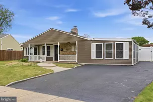72 Lavender Ln, Levittown, PA 19054 - Photo 3