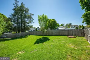 17 Cloister Rd, Levittown, PA 19057 - Photo 25
