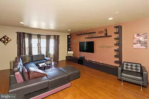 170 Graystone Dr, Feasterville-Trevose, PA 19053 - Photo 9