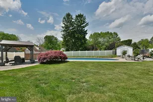 2 Jollybrook Rd, Levittown, PA 19056 - Photo 41