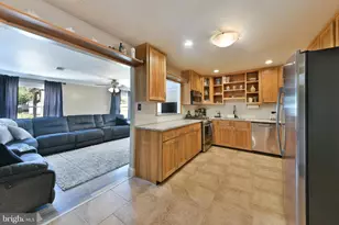 2 Jollybrook Rd, Levittown, PA 19056 - Photo 13
